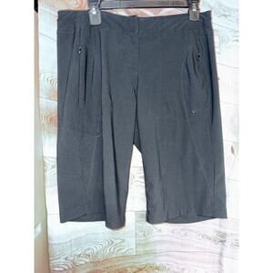 NIKE shorts size Medium black- golf, tennis, pickleball